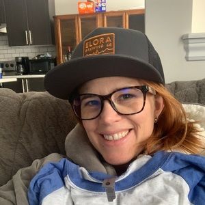 Meet your Posher, Holly